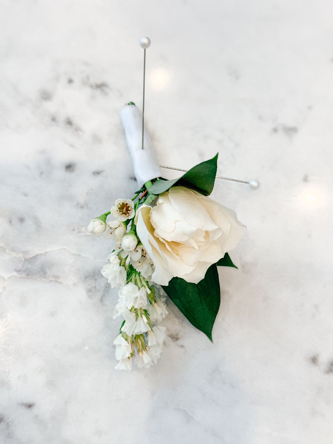 Simple &amp; Petite Pinned Boutonniere