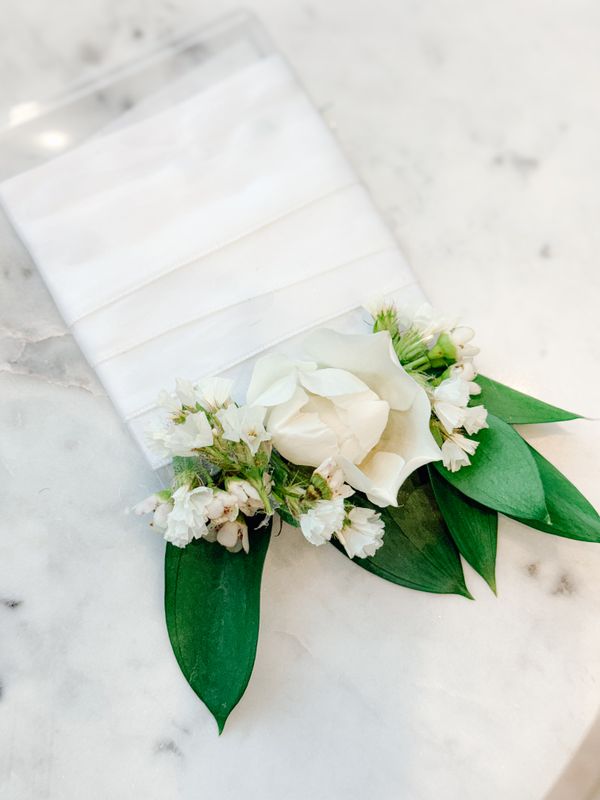 Simple &amp; Petite Pocket Boutonniere