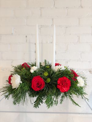 Traditional Holiday Centrepiece