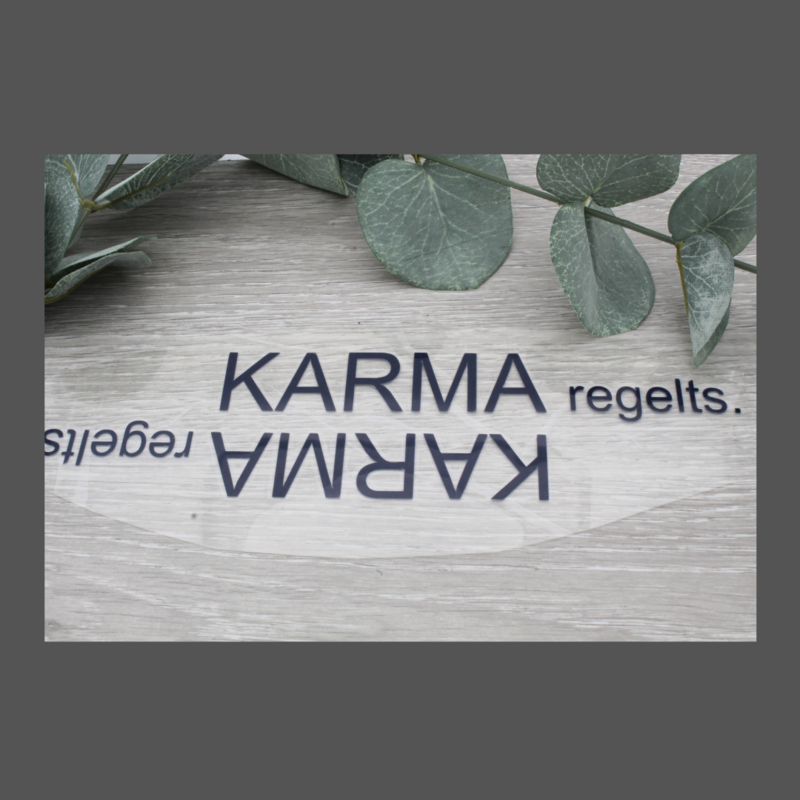 Bügelbild "KARMA regelt es. " dunkelblau Bügelbild "KARMA regelt es. " dunkelblau