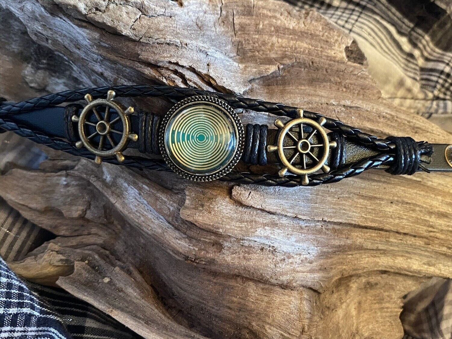 Armband-mehrsträngig, Schiffslenkrad, schwarz, Symbol Lakhovsky MWO Schwingkreis Oszillator Antenne (stromlos), grüne Disc gold legiert + Kupfer unterlegt ca. 18 mm hinter Glas, Druckknopf Verschluss