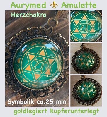 Amulette Chakremy - bronzefarbend, Herzchakra, Disc hinter Glas in grün ca.25 mm Durchmesser, Disc Gold legiert, Kupfer unterlegt Amulette Chakremy - bronzefarbend, Herzchakra, Disc hinter Glas in grün ca.25 mm Durchmesser, Disc Gold legiert, Kupfer unterlegt