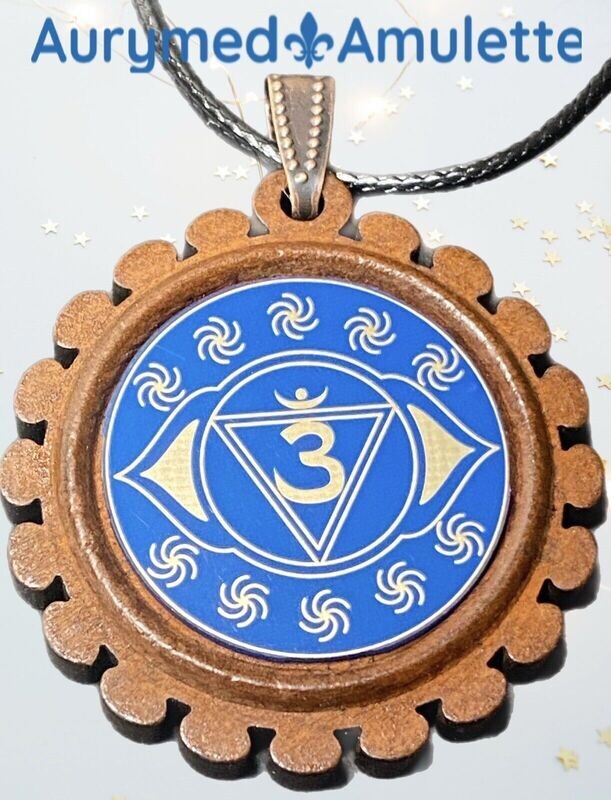 Amulette - Chakremy, Holzart, Stirnen Chakra, Disc in blau mit ca.25 mm Durchmesser, Disc Gold legiert, Kupfer unterlegt Amulette - Chakremy, Holzart, Stirnen Chakra, Disc in blau mit ca.25 mm Durchmesser, Disc Gold legiert, Kupfer unterlegt