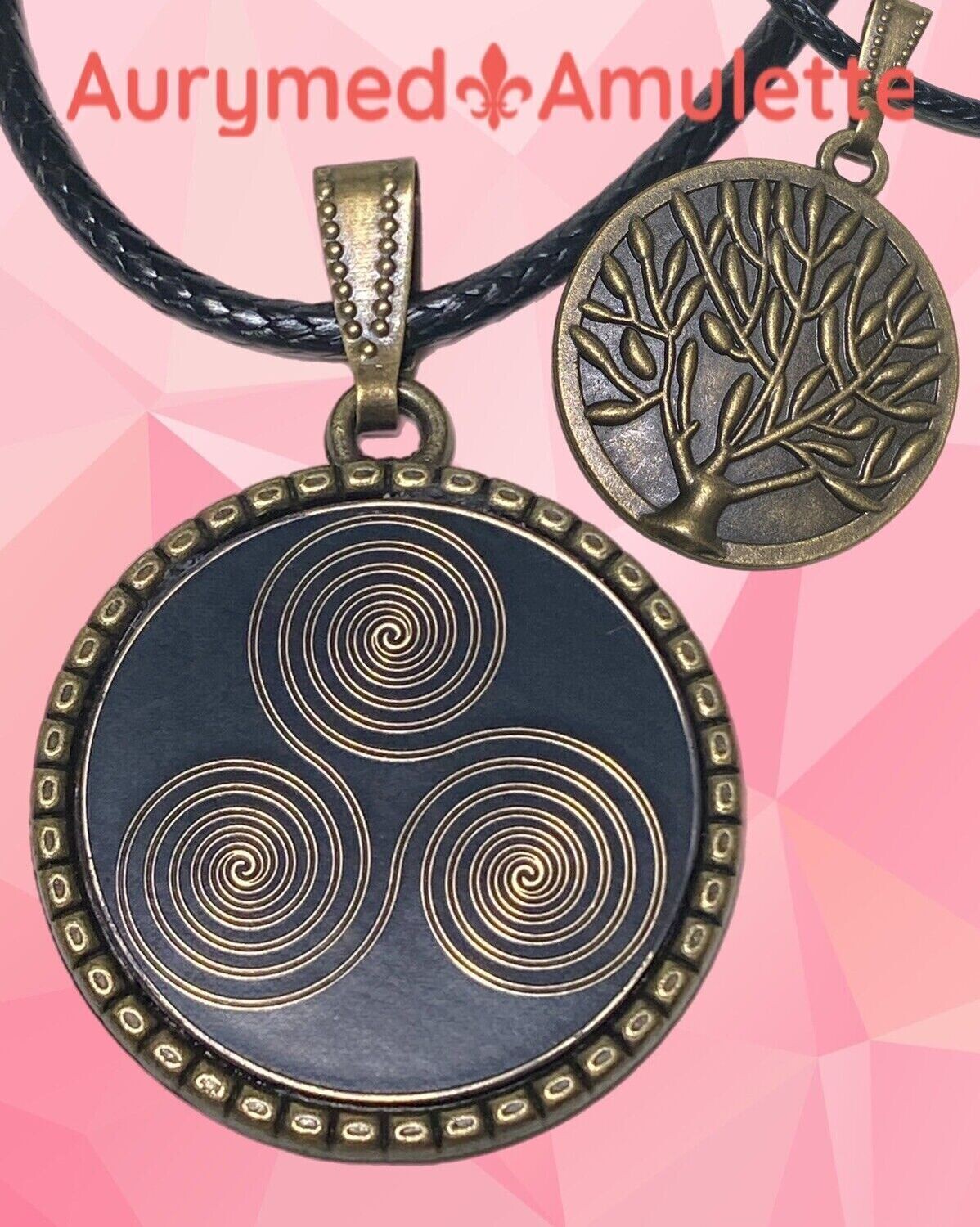 Amulette - bronzefarbend mit dem Baum des Lebens, 3-fach Triskele, Disc in schwarz mit ca.25 mm Durchmesser, Disc Gold legiert, Kupfer unterlegt