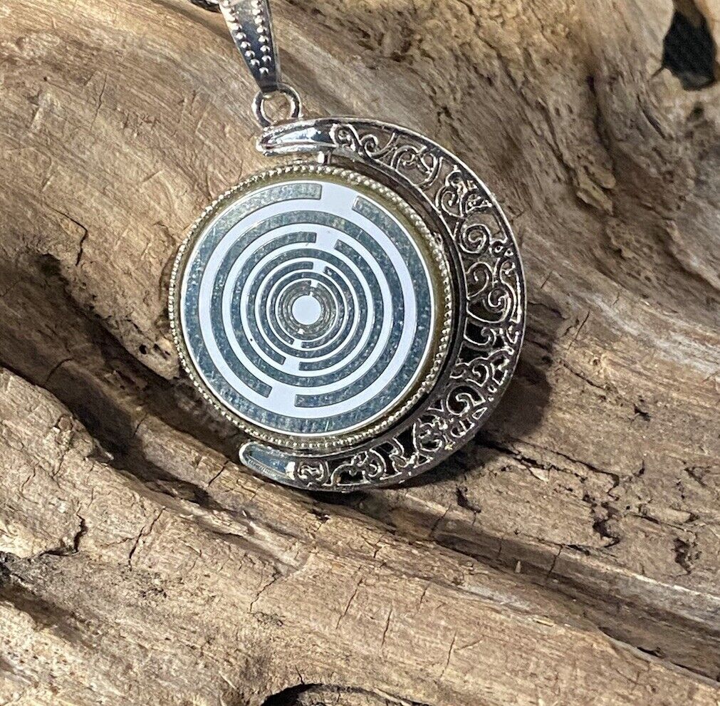 Amulette - Dreh-/Wende - Medaillon Mond, 2 Stück 25 mm Disc eingearbeitet, 1 Seite Lakhovsyk MWO Symbol, 1 Seite Dodecagram, Disc Zinn legiert, Kupfer unterlegt