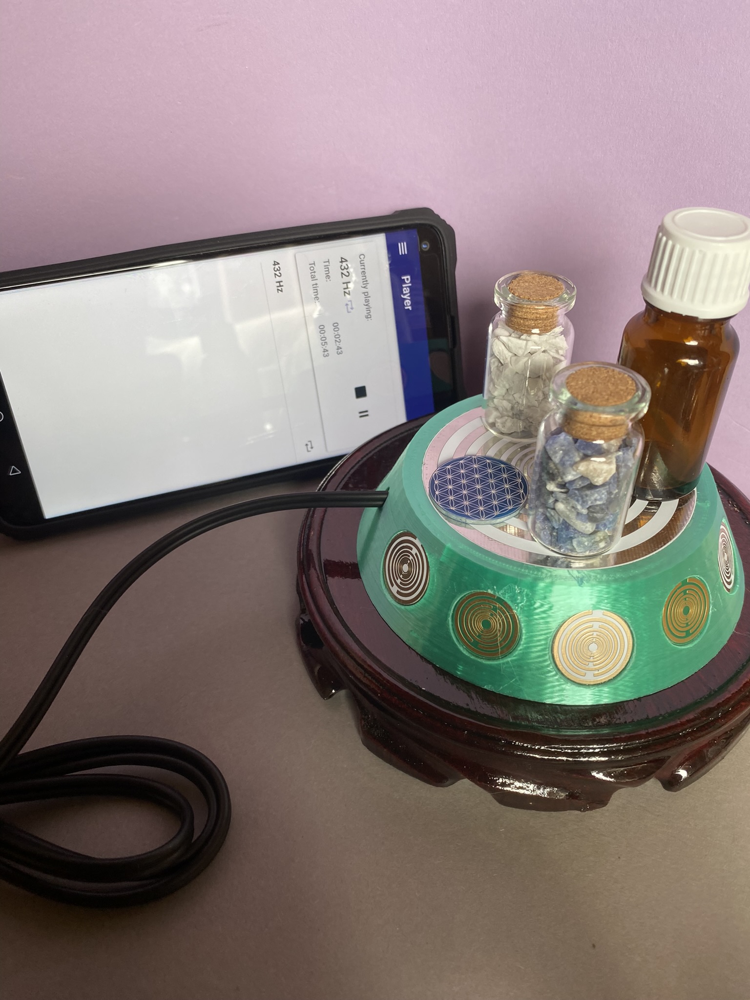 69 mm VibraNex UFO, 1 farbig, Oberflächenplatte Zinn legiert, Füllung Aventurin