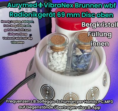 69 mm VibraNex Brunnen, 1 farbig, Oberflächensymbolik Zinn legiert, Füllung Bergkristall 69 mm VibraNex Brunnen, 1 farbig, Oberflächensymbolik Zinn legiert, Füllung Bergkristall