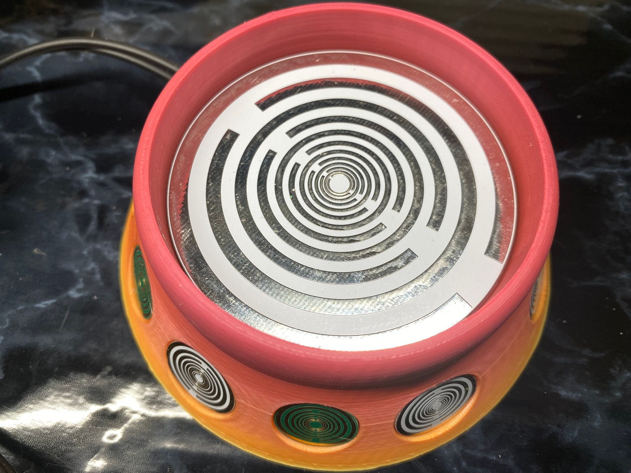 69 mm VibraNex Brunnen - Einhorn matt, Oberflächenplatte Zinn legiert - EINZELSTÜCK