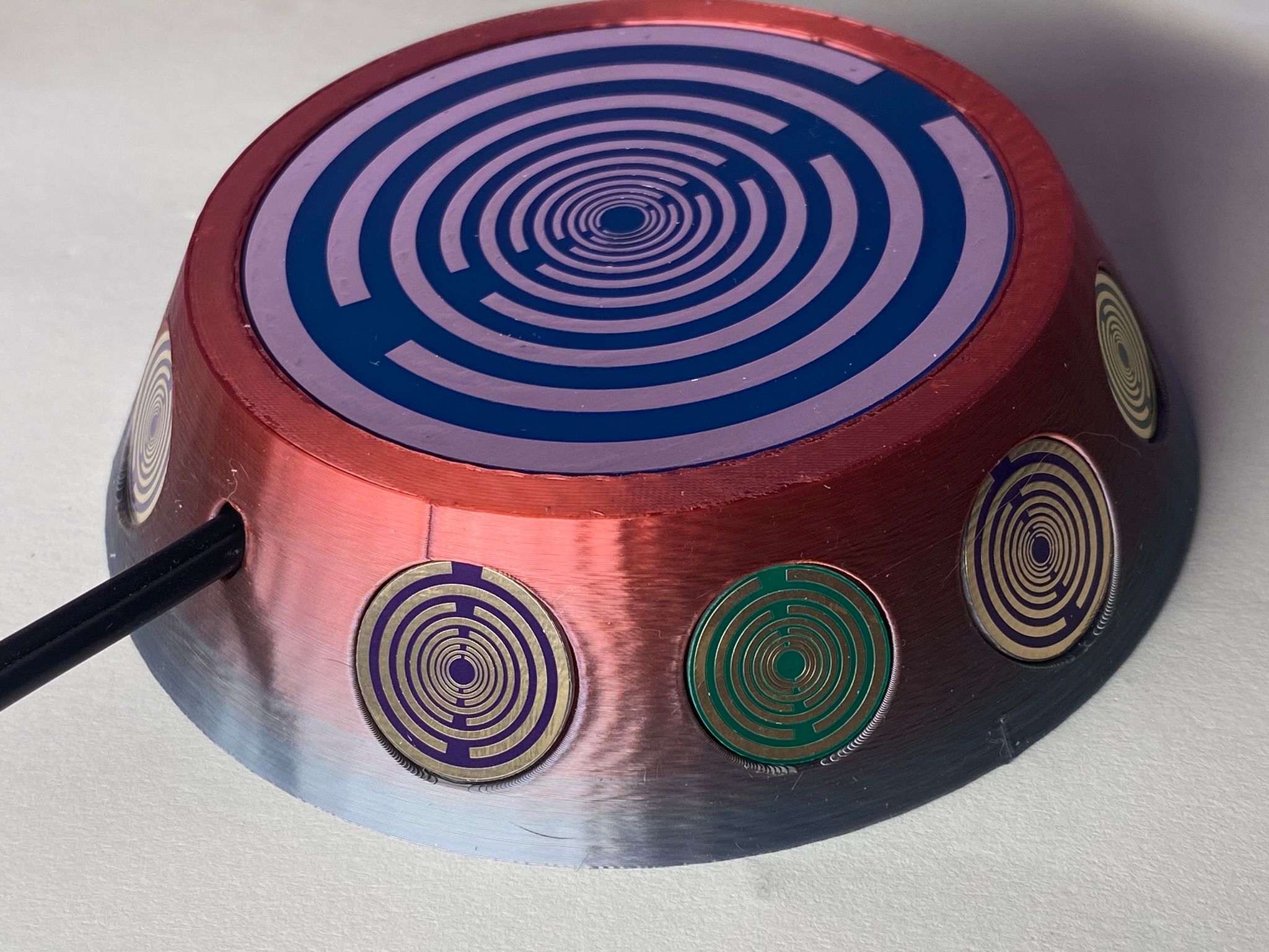 69 mm VibraNex UFO - Einhorn glänzend, Oberflächenplatte Zinn legiert - EINZELSTÜCK