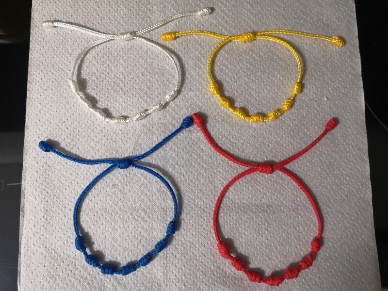 Pulsera 7 nudos Roja