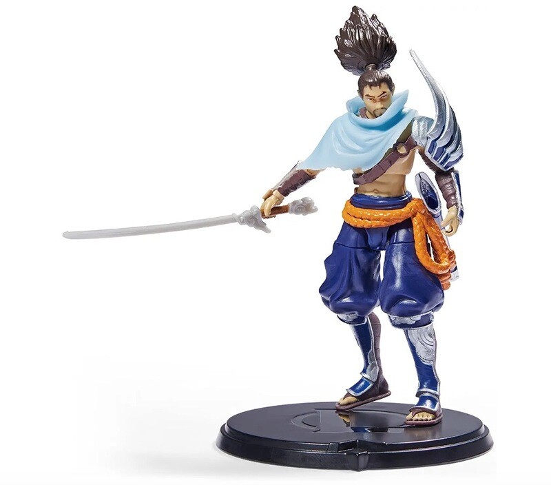 League of Legends, Figura coleccionable Yasuo de 4 pulgadas con detalles de primera calidad y accesorio de espada, colección The Champeon, grado coleccionista
