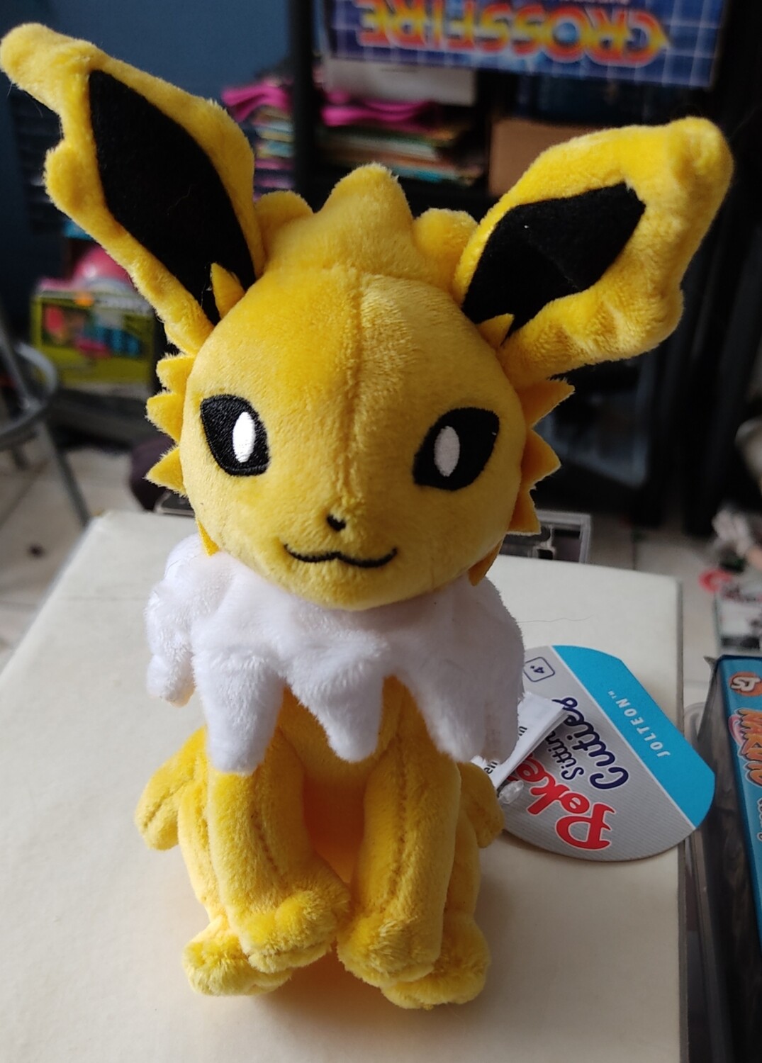 NELA Jolteon Peluche Pokemon Center Sitting Cutties 2018