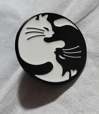 Pin Metal Gatos
