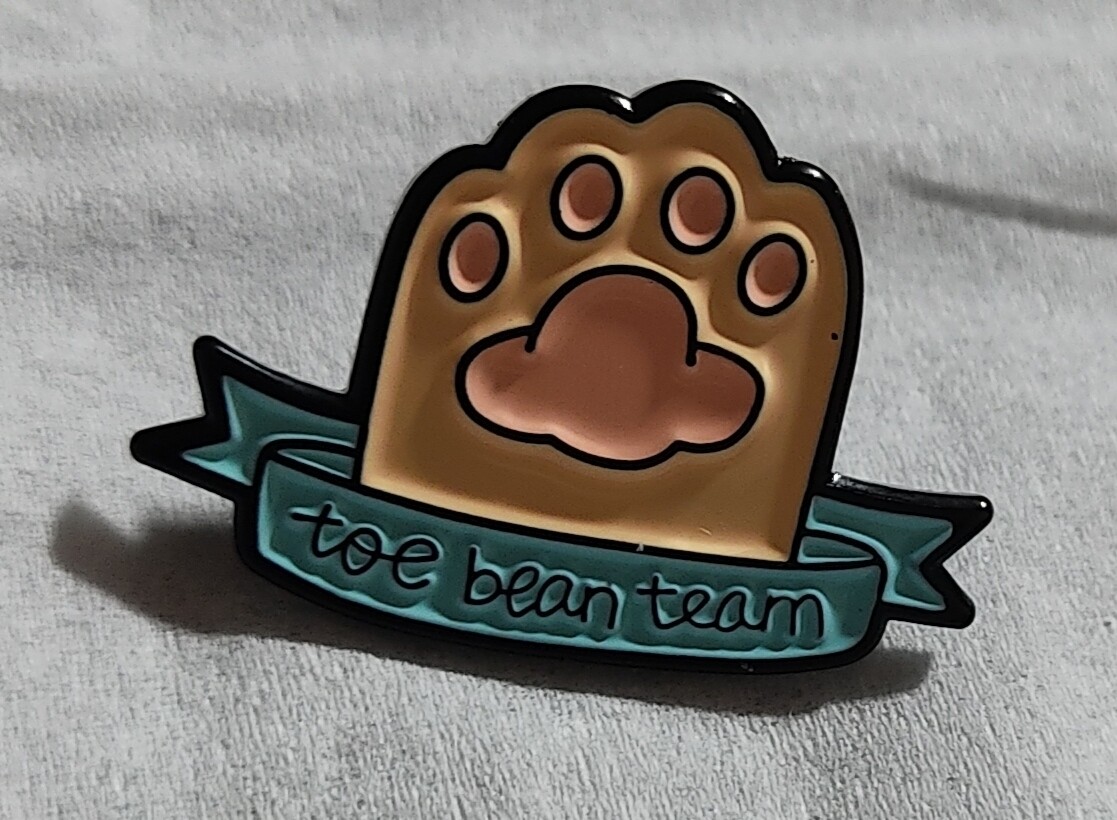 Pin Metal Gatos