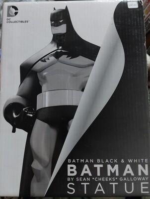 Batman Estatua Black and White Sean Cheeks Galloway