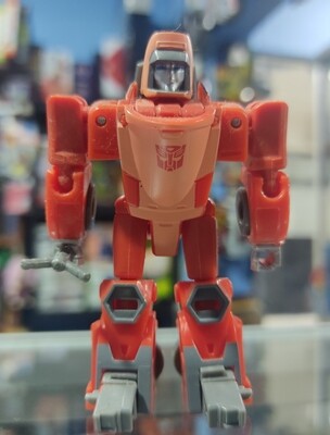 SJ Transformers Studio Series Wheelie Core Class 3.75 Pulgadas Figura