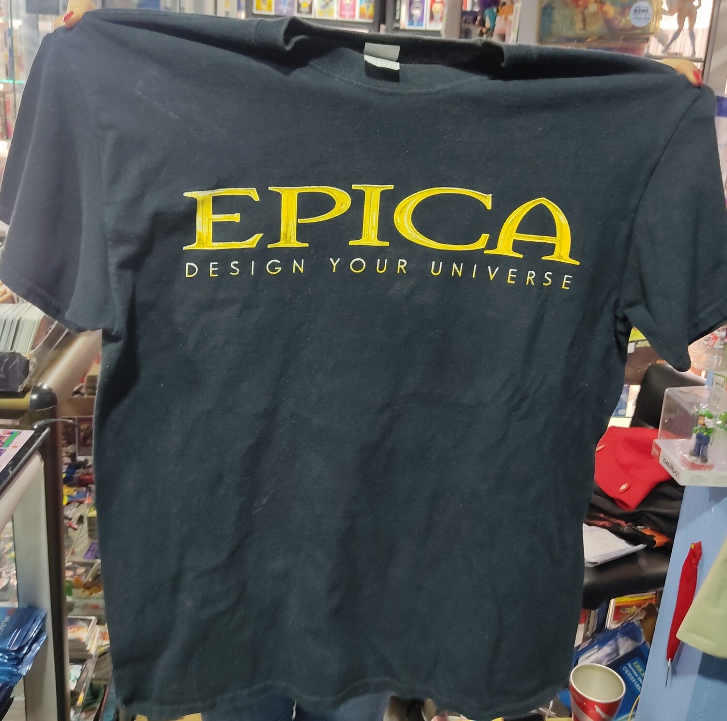 TS Epica Camisa Talla M Usada 