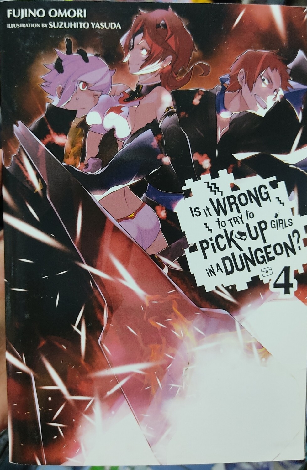 BA19 It is Wrong to try to pick up girls in a dungeon Novela Volumen 4 Ingles