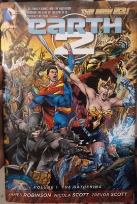 BA11 Earth 2 Volume 1 The Gathering Tapa Dura Libro Ingles DC Comics TP