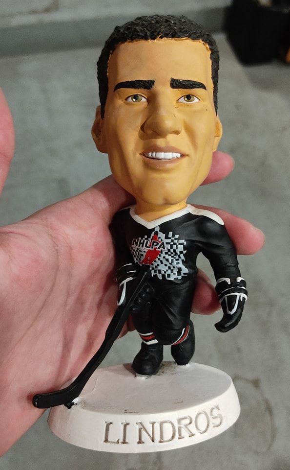 SH Lindros Hockey Figura