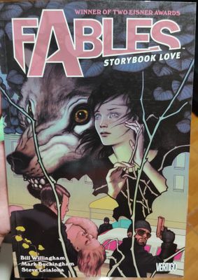 TS Fables Storybook Love TP Vertigo Comics Ingles