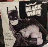 TS Batman Black White Statue David Finch