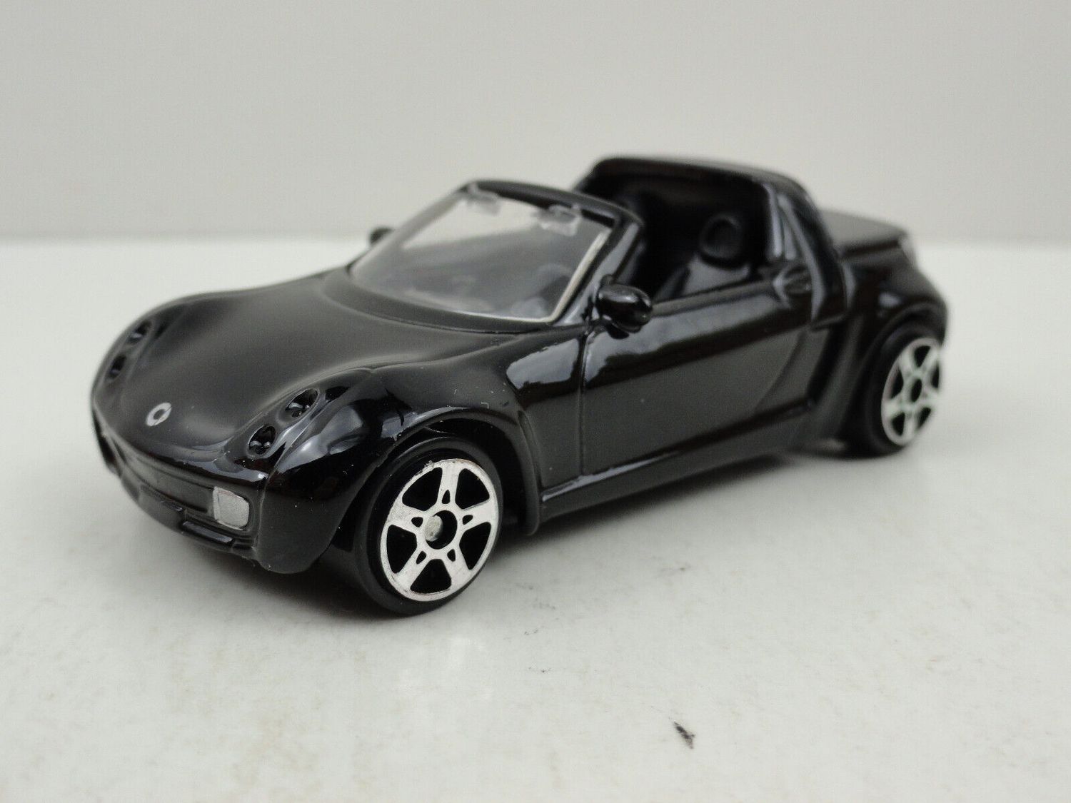 SH Maisto Smart Roadster Negro Suelto 1/64