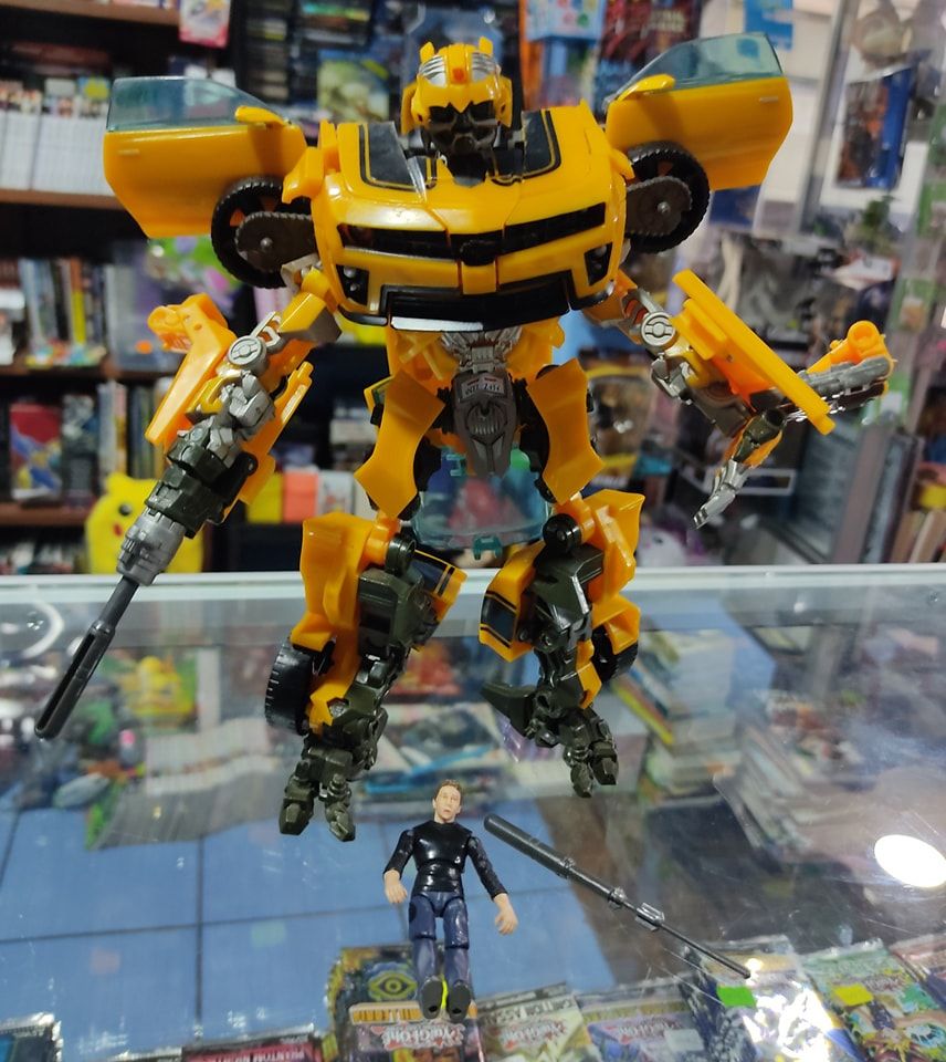 SJ Bumblebee Figura Transformers Human Alliance