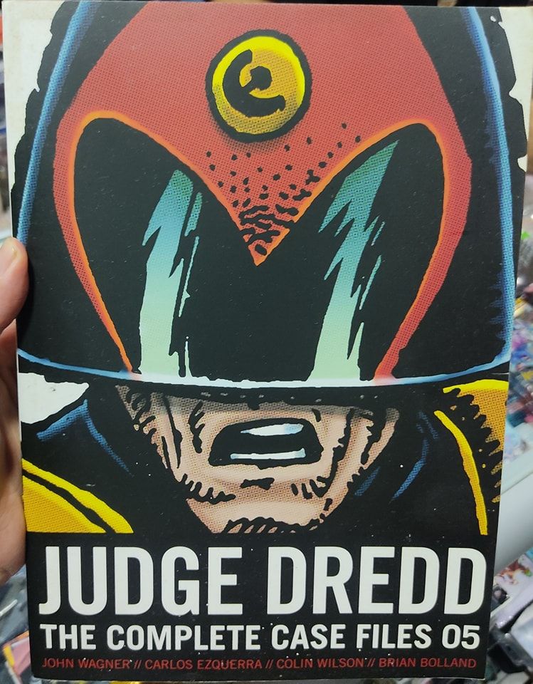 BA33 Judge Dredd The Complete Case Files 05 TP Ingles