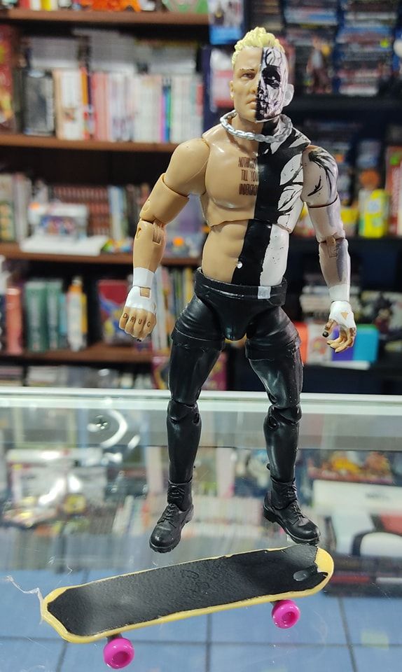 SJ Darby Allin Figura Luchador AEW