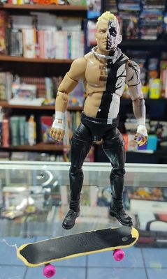 SJ Darby Allin Figura Luchador AEW
