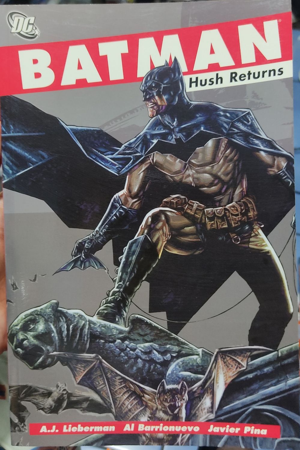 BA12 Batman Hush Returns TP DC Comics Ingles