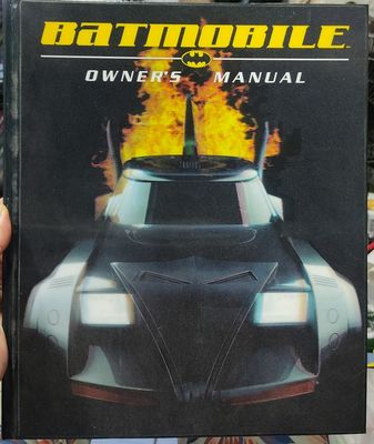 BA12 Batmobile Owners Manual Tapa Dura Libro Ingles