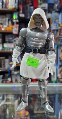 BA18 Dr Doom Figura Marvel 6 Pulgadas