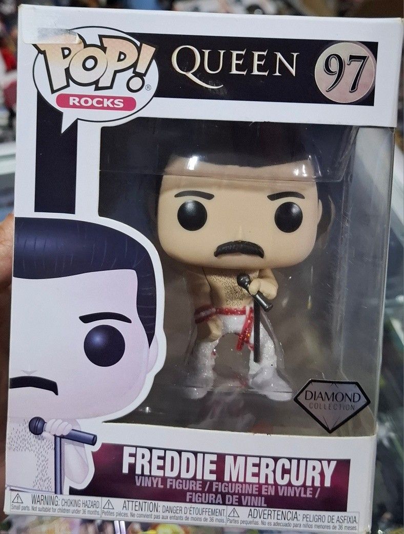 SH Freddy Mercury Funko Pop 97 Caja Danada