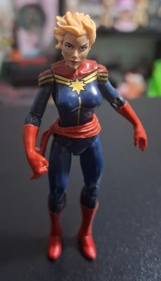 SH9 Capitan Marvel Figura 3.75