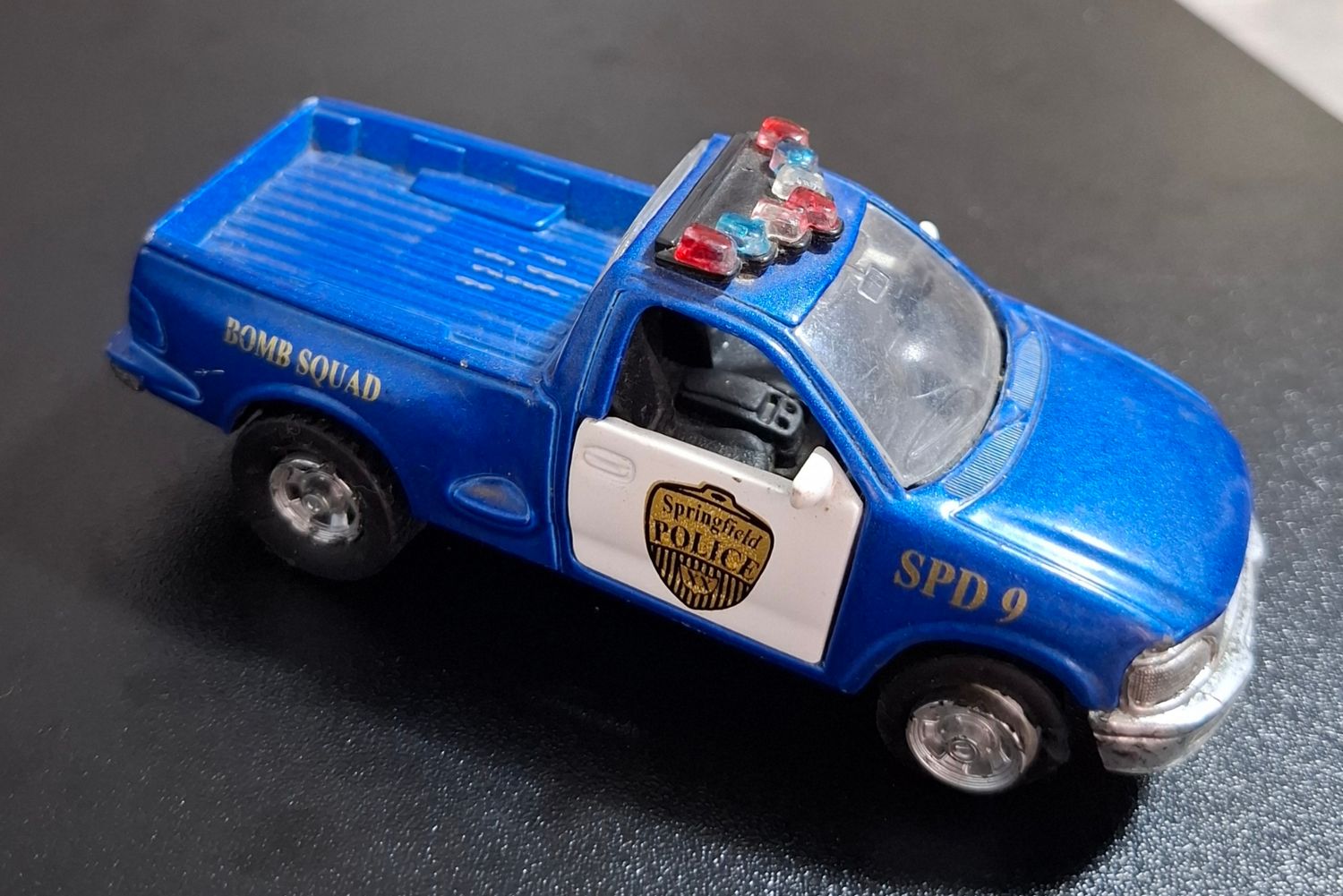 SH12 Ford F 1998 Escala 46 Auto Policía