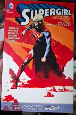 BAC4 Super Girl Comic Out of the Past DC Comics Ingles Libro