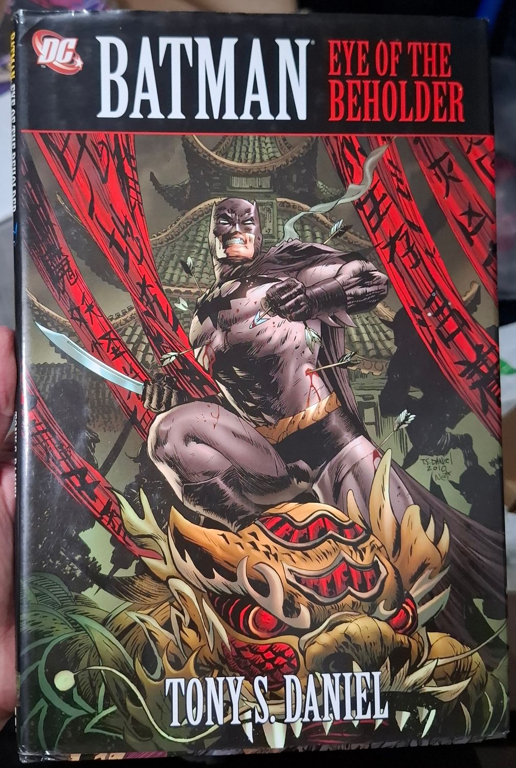BAC4 Batman Comic Eye of the Beholder Tapa Dura DC Comics Ingles Libro