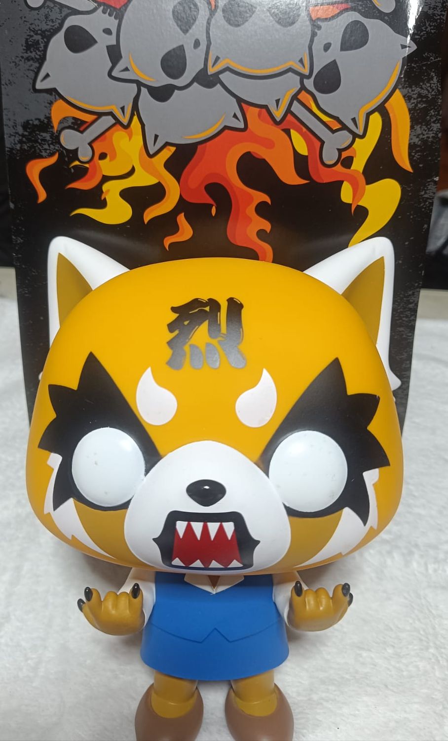 NELA-i, Agretsuko Funko XL- 25 cms, sin caja.