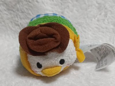 NELA-b,  Peluche Tsum Tsum de Donald Duck vaquero