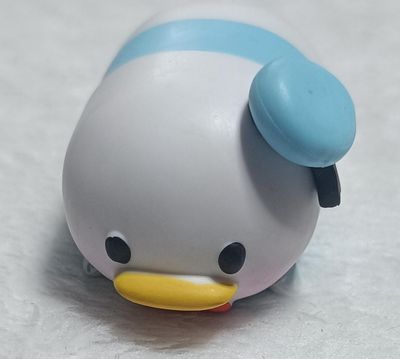 NELA-g, Figura Vinilo de Disney Tsum Tsum de Pato Donald.