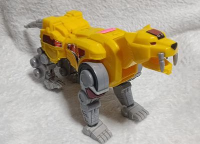 NELA-d, Tiger Zord Dientes de Sable Power Rangers,Mighty Morphin Legacy Series. 25x14 cms