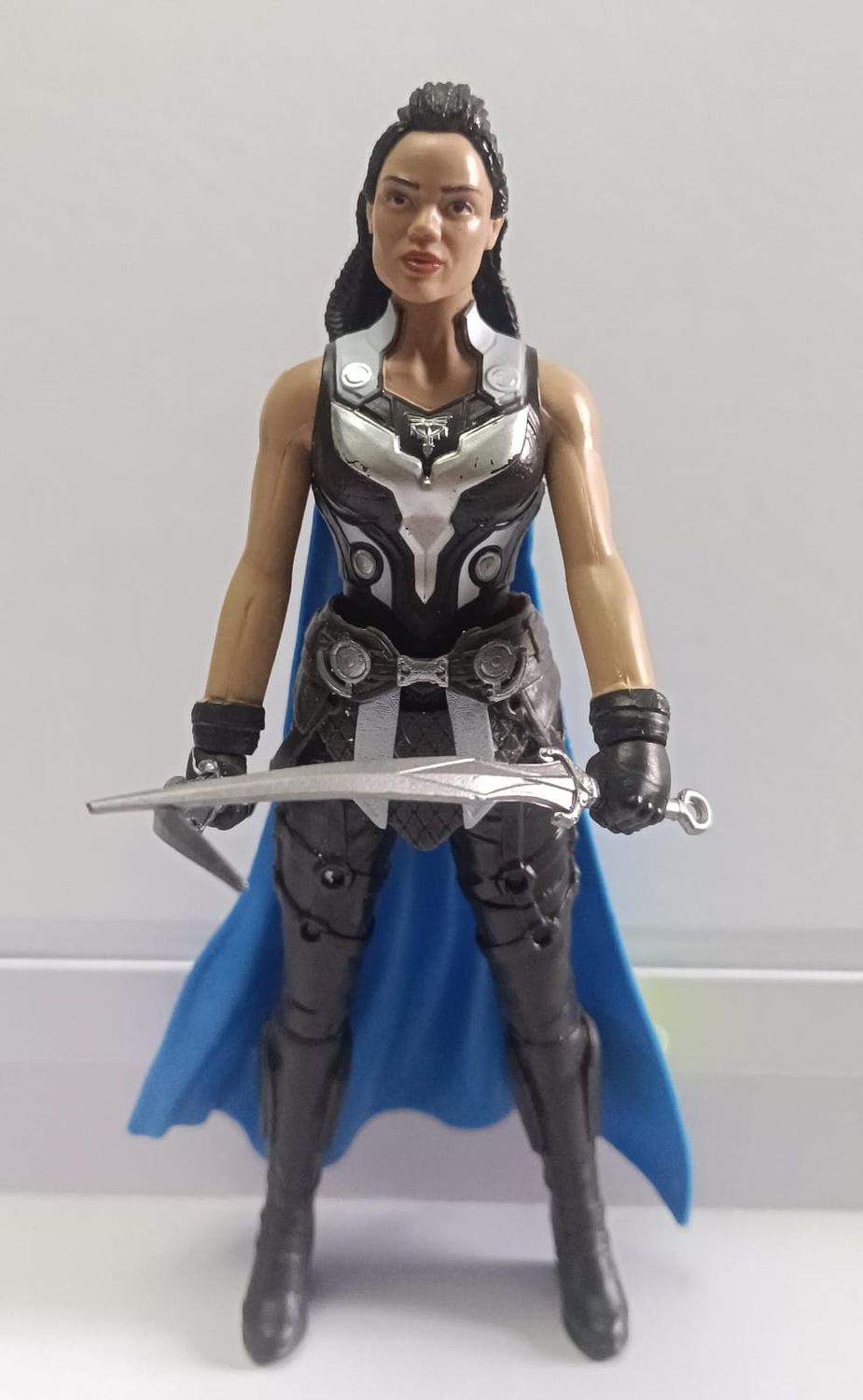 NELA-b, King Valkyrie Figura de la película &quot;Thor: Love and Thunder&quot; de Marvel Studios.