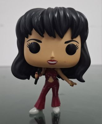 NELA-b,  Selena Figura Burgundy Outfit Funko Pop Suelto