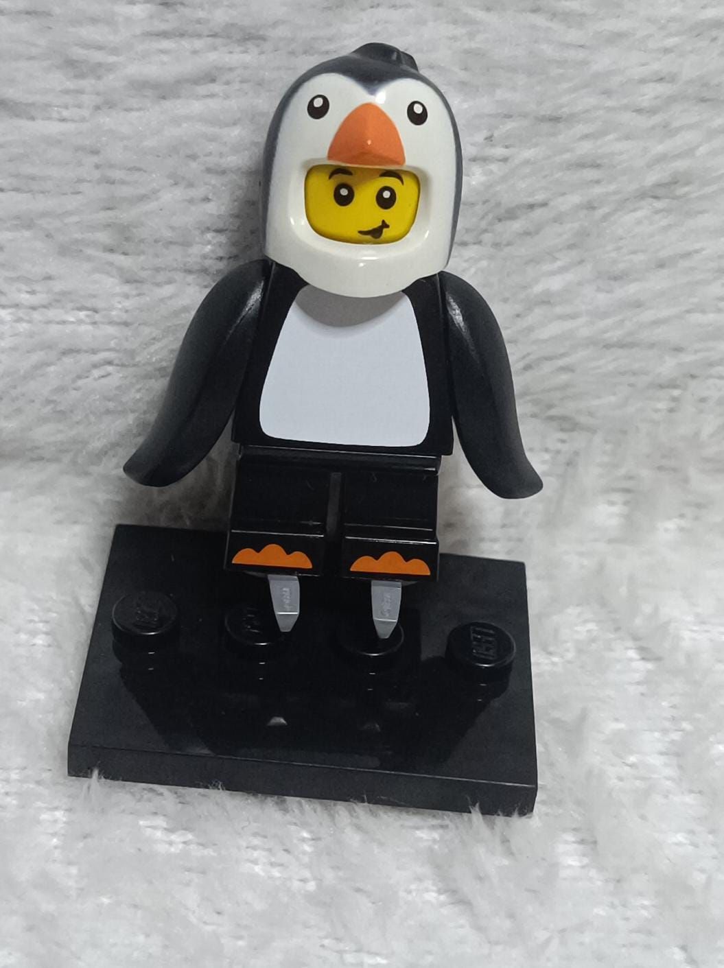 NELA-f, Minifigura de un pingüino de LEGO, Pingüino de Navidad.