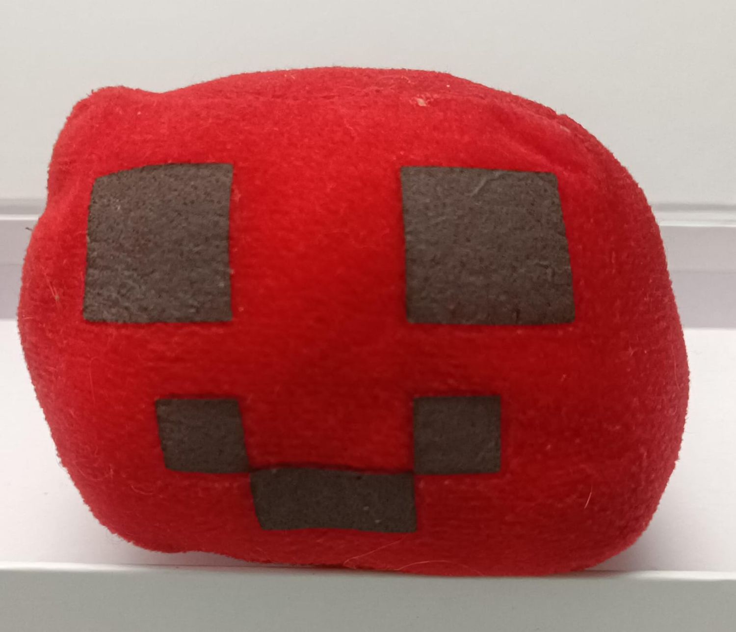 NELA-ll, Peluche Slime Minecraft.
