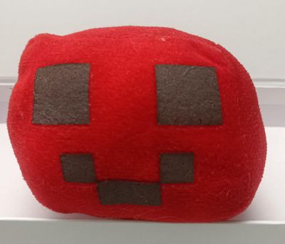 NELA-ll, Peluche Slime Minecraft.