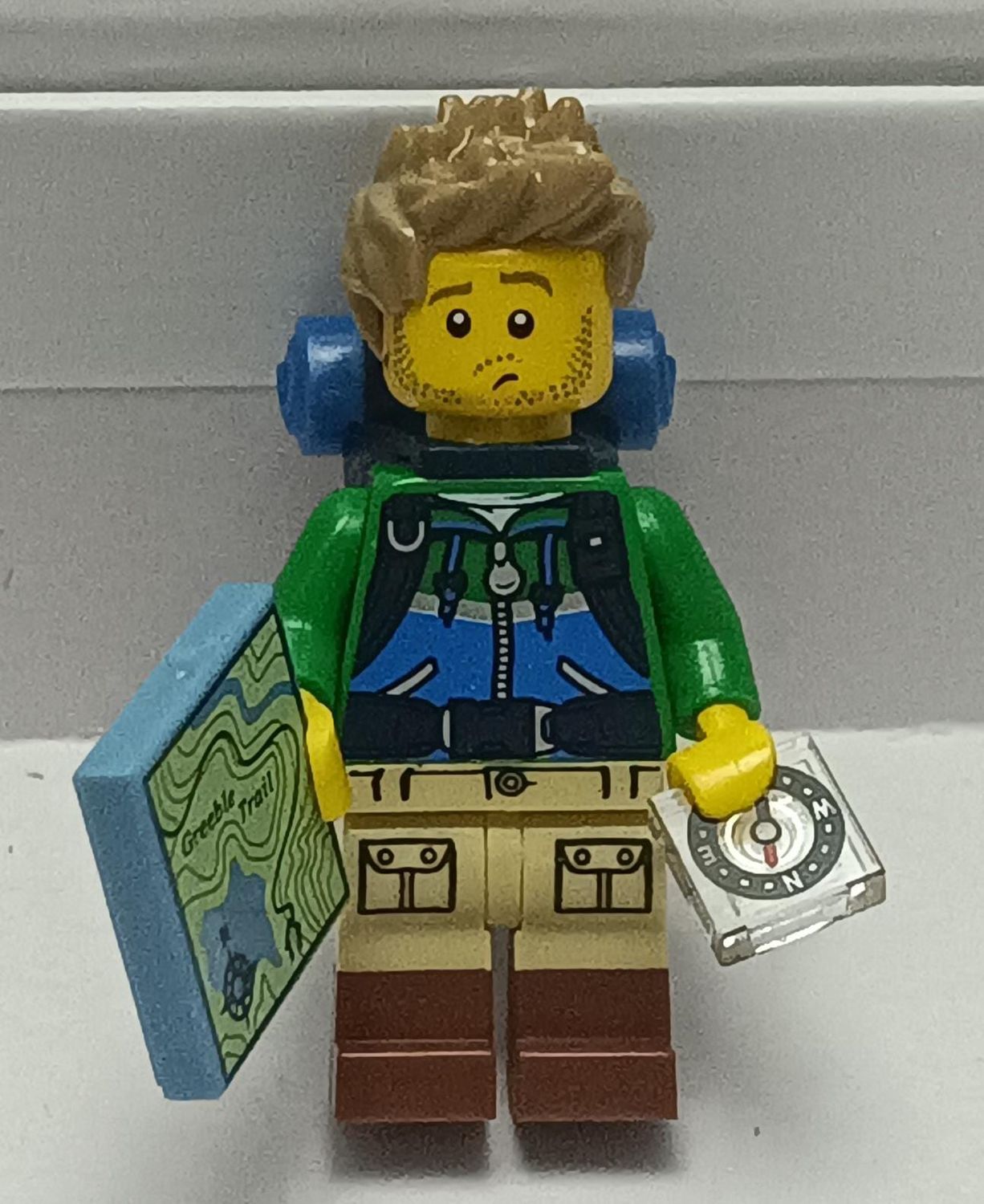 NELA-f, Excursionista Minifigura  LEGO.