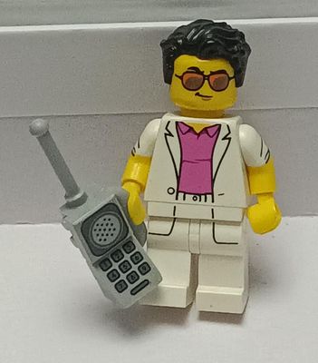 NELA-f, Minifigura de LEGO  80&#39;s Vice Cop.